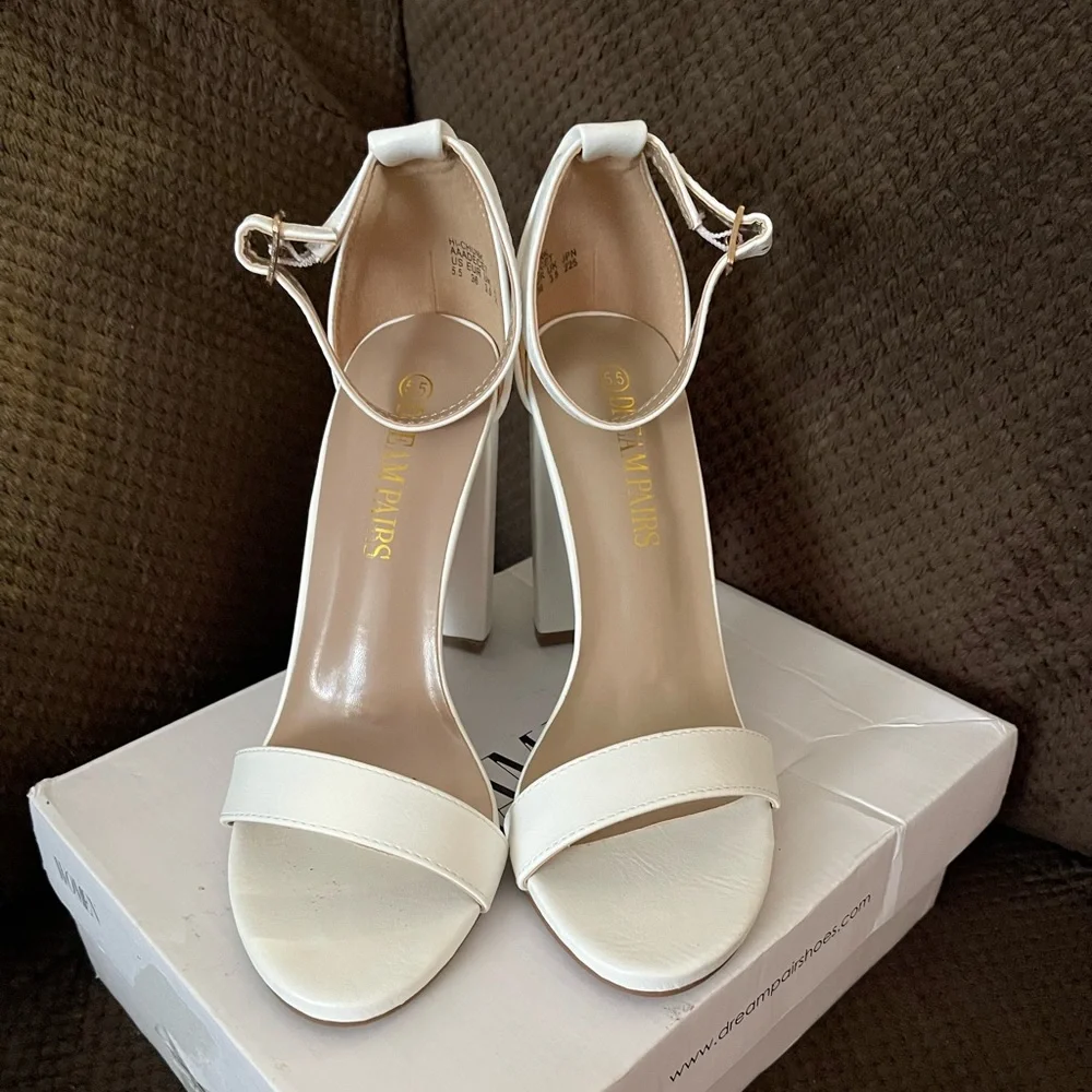 Womens Dream Paris white high heels, brand new size 5 1/2 with dust bag - Picture 2 of 8